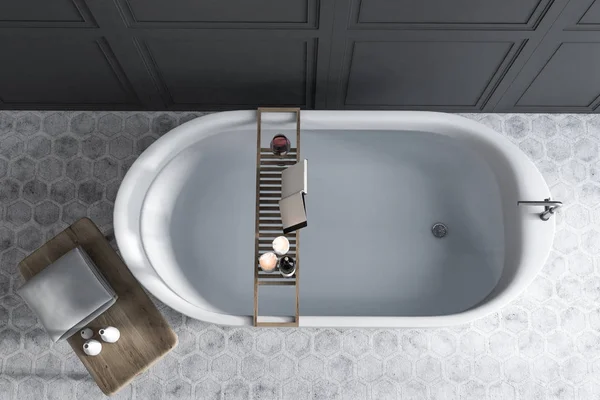 Elegantní Bílé Vany Naplněné Vodou Stojící Interiéru Koupelny Luxusní Šedé — Stock fotografie