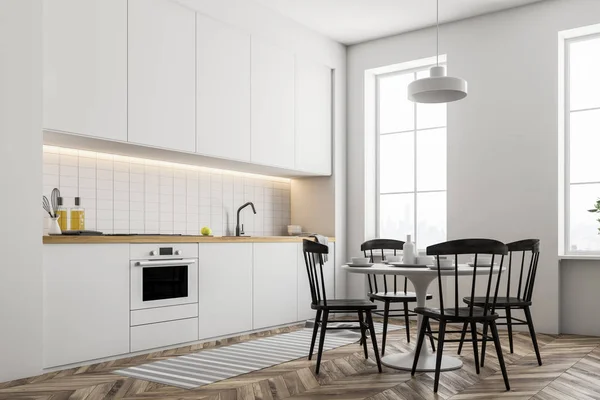 Interior Cozinha Elegante Com Paredes Brancas Piso Madeira Bancadas Brancas — Fotografia de Stock