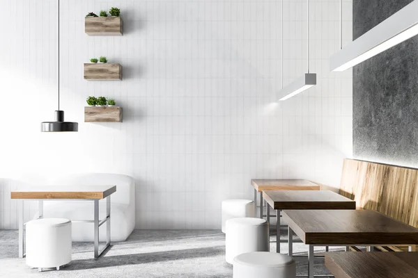 Intérieur Café Avec Murs Gris Blancs Tables Bois Avec Chaises — Photo