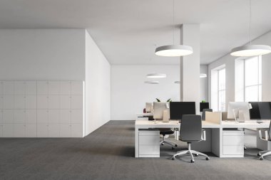 Beyaz ofis içi gri halı zemin, beyaz tavan lambaları ve sütunlar ve satırlar beyaz bilgisayar masalarının üzerinde. Soldaki kasa. 3D render alay