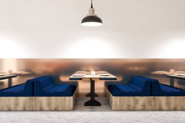 Beyaz duvarları, mermer zemin, kare masa ve yumuşak mavi kanepeler ile rahat kafe iç. Yan görünümü. Küçük iş kavramı. 3D render kopya alanı