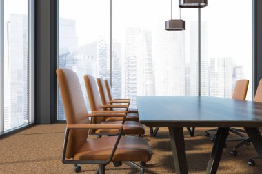 Modern ofis konferans odası iç panoramik pencerelere, kahverengi halı ve deri koltuklar ile uzun ahşap bir masa. Danışmanlık ve Yönetim Kurulu genel kavram. Yakın çekim. 3D render kopya alanı