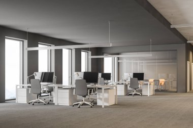 Modern gri ofis iç satır beyaz bilgisayar masaları ve çatı pencereleri ile. İçinde belgili tanımlık geçmiş toplantı odası. Uluslararası şirket kavramı 3d render kopya alanı