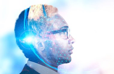 Genç yakışıklı Afrikalı-Amerikalı işadamı profil. Ağ yansıması üzerine gezegen. Tonlu görüntü çift pozlama öğeleri Nasa tarafından döşenmiş bu görüntünün sahte