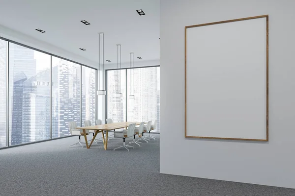 Moderno Angolo Conferenza Ufficio Con Finestre Panoramiche Tappeto Lungo Tavolo — Foto Stock