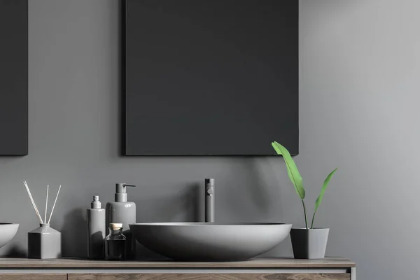 Primer Plano Del Lavabo Una Unidad Tocador Madera Baño Pared — Foto de Stock