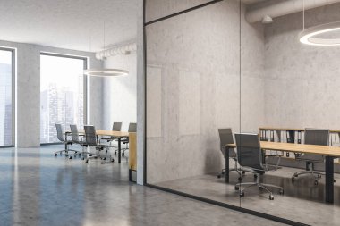 Sanayi tarzı konferans odası iç beton ve cam duvar, iki ahşap masa ve metal sandalyeler. Yuvarlak tavan lambaları ve borular. 3D render kopya alanı