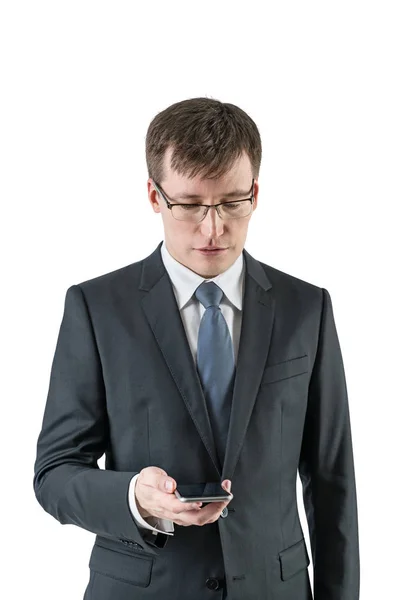 공정한 양복과 넥타이 스마트폰 화면을 사업가의 초상화 통신의 인터넷 비즈니스 — 스톡 사진