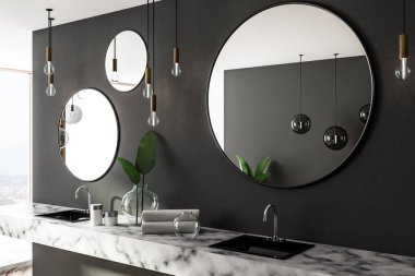 Gri banyo iç üç yuvarlak ayna ve panoramik penceresine mermer tezgah Çift Kişilik lavaboda. Yan görünümü. 3D render