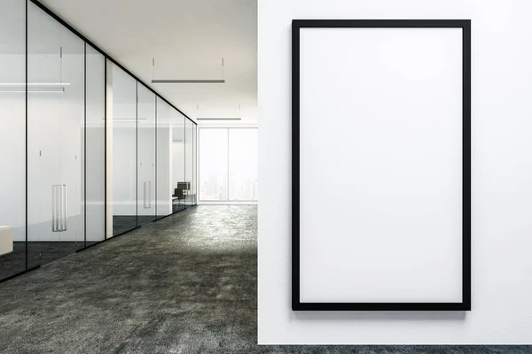大堂现代公司办公室与白色墙壁 一排玻璃门室和一个垂直的模拟海报在前景 — 图库照片