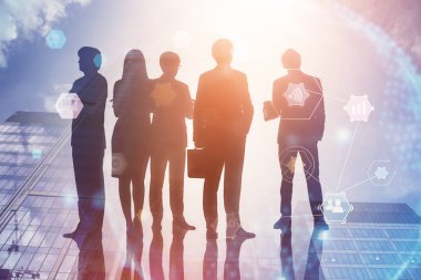 İş takım üyeleri siluetleri cityscape arka plan dijital dünya ve şeyler simgeleri internet üzerinden. Çift tonlu görüntü pozlaması