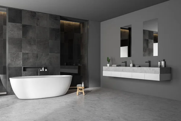 Moderne Badezimmerecke Mit Schwarzen Fliesenwänden Betonboden Weißer Badewanne Und Doppelwaschbecken — Stockfoto