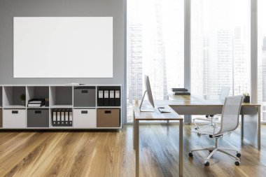 Çatı penceresi, ahşap zemin, bilgisayar masa ve poster üzerinde bu kadar yatay sahte ile raf ışık gri CEO'su ofis iç. Reklam ve pazarlama kavramı. 3D render