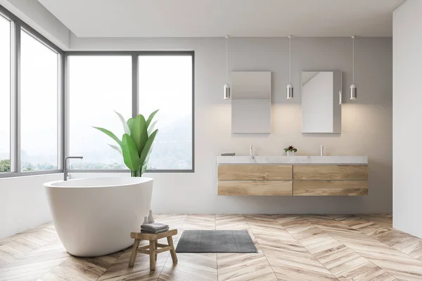 Vista Lateral Interior Banheiro Moderno Com Paredes Brancas Piso Madeira — Fotografia de Stock