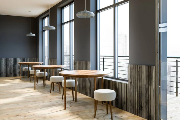 Coin Café Moderne Avec Des Murs Gris Sol Bois Tables — Photo