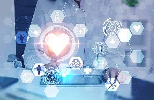 Eine Ärztin Sitzt Mit Einem Tablet Computer Ihrem Büro Herz — Stockfoto