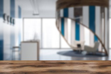 Bu modern şirket ofis beyaz ve mavi duvarlı ve dünya saatleri saatlerle ayakta üzerinde iki bilgisayar ile beyaz ve ahşap resepsiyon masası yan görünüm. Salon alanında 3d render bulanık