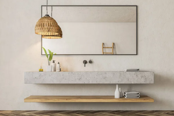 现代浴室的内部 白色墙壁 木地板和大理石水槽 上面悬挂着水平的镜子 — 图库照片