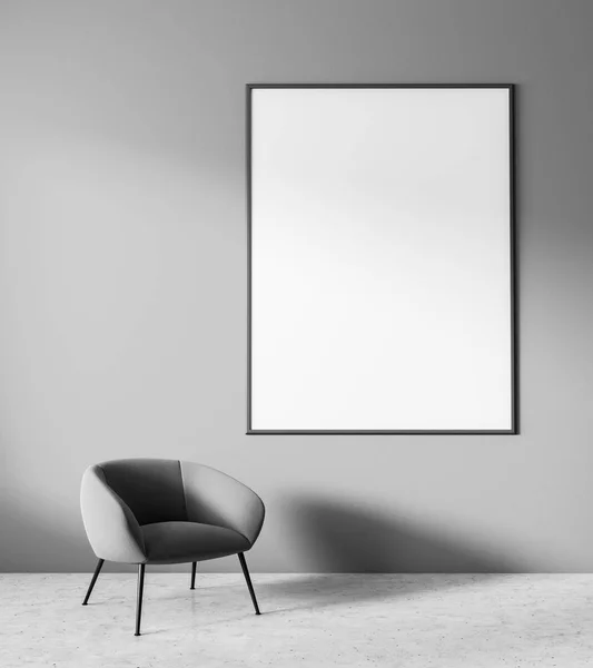 简约的客厅内部有灰色的墙壁 混凝土地板和灰色的扶手椅站在垂直海报附近 渲染模拟 — 图库照片