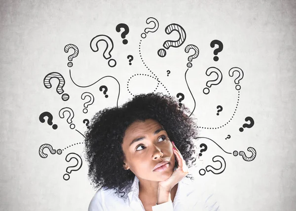 Pensive Young African American Woman Wearing White Shirt Looking Upwards — Stock Photo, Image