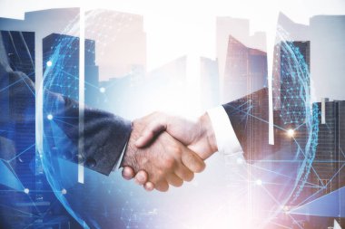 Ağ ve küresel dünya hologramlar ön planda cityscape arka plan üzerinde el sıkışan iki tanınmaz işadamları. Çift tonlu görüntü pozlaması