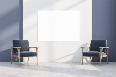 Mavi ve beyaz duvarlar, beton zemin ve bunların arasında yatay bir posteri ile iki gri ve ahşap koltuk minimalist oturma odası iç. 3D render alay