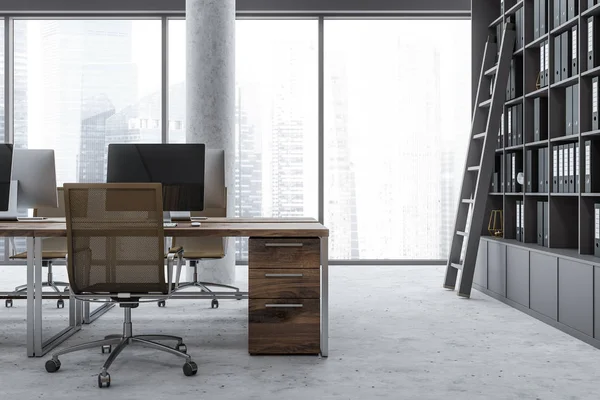 Vooraanzicht Van Grijze Bureau Werkplek Met Panoramisch Raam Houten Computer — Stockfoto