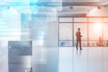 Ofis pencere daimi Resepsiyon salonunda seyir kağıtları ile genç işadamı görünümünü arka. Çift Pozlama dijital arabirimi. Tonlu görüntü