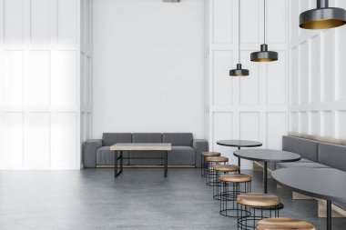 Beyaz duvarlar, beton zemin, uzun gri kanepe yuvarlak siyah tablolar ve ahşap sandalye ve ahşap masa yakınındaki gri kanepe yakın duran modern kafe iç. 3D render