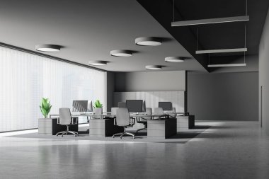 Gri duvarlar, beton zemin, gri sandalye ve saksı bitkileri ile gri bilgisayar tabloları satırları ile panoramik office köşesinde. 3D render