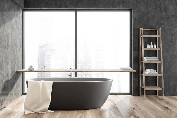 Interior Casa Banho Elegante Com Paredes Cinzentas Piso Madeira Banheira — Fotografia de Stock