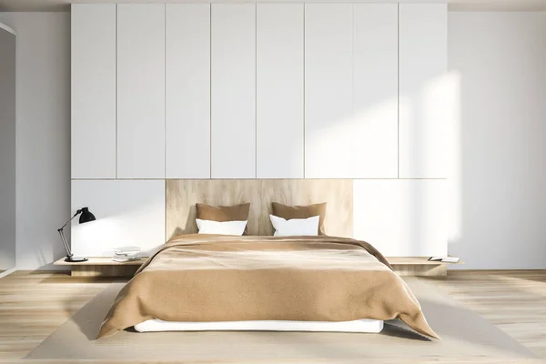 白い壁とマスター ベッド ルーム それのカーペットと木製の床とベージュの毛布で大きな白と木製ベッドのインテリア レンダリング — ストック写真