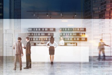 Beyaz duvarlar, beton zemin, modern ofiste ayakta beyaz resepsiyon masası klasör ve iki beyaz kapı ile temizleyelim. İş adamları konuşuyor. Çift tonlu görüntü pozlaması bulanıklık