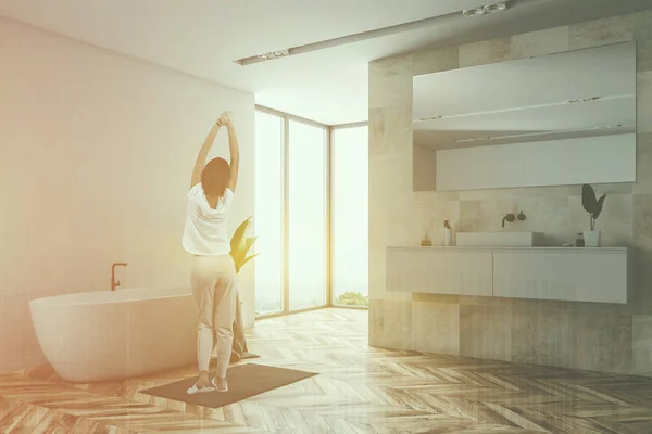 Woman Corner Loft Bathroom White Beige Tile Walls Wooden Floor — Stock Photo, Image