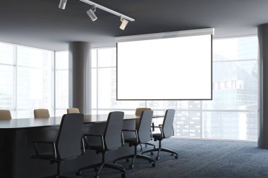 İç uzun tablo ile panoramik office konferans odası, bej sandalye etrafında ayakta ve büyük projektörü ekran yukarı alay et. 3D render