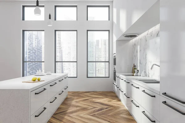 Interiér Moderní Kuchyně Bílé Bílé Mramorové Zdi Dřevěné Podlahy Bílý — Stock fotografie