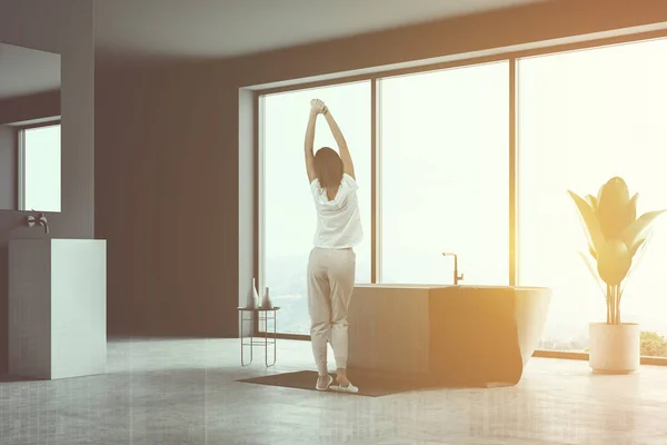 Woman Panoramic Bathroom Gray Walls Concrete Floor White Bathtub Towel — Stock Photo, Image