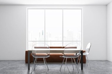 Beyaz yemek odası iç kiremitli kat, geniş pencere ve ahşap masa şeffaf sandalyeler ve kahverengi kanepe ayakta yakınında. 3D render