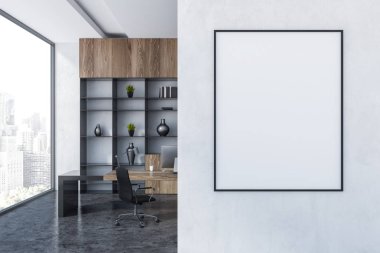 Müdür ofis beyaz duvarlar, gri zemin, siyah sandalye ve kitaplık vazo ile gri ve ahşap bilgisayar tabloyla iç. Dikey poster ön planda. 3D render alay
