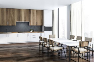 Beyaz ve gri duvarlar, ahşap zemin, beyaz mutfak tezgahı, ahşap dolapları ve uzun beyaz masa sandalye ile mutfak iç. 3D render