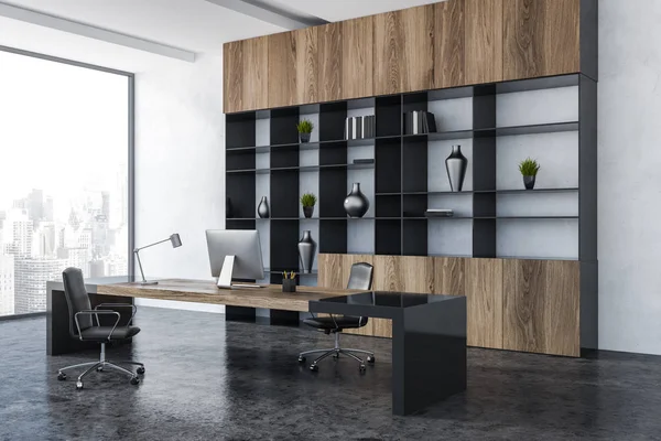 Müdür ofis beyaz duvarlar, gri zemin, siyah sandalye ve kitaplık vazo ile gri ve ahşap bilgisayar masasi köşesinde. 3D render