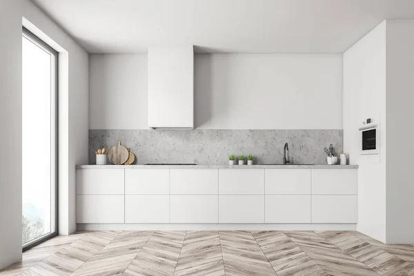 Minimalistisches Kücheninterieur Mit Weißen Wänden Holzboden Dachgeschossfenster Und Arbeitsplatten Aus — Stockfoto