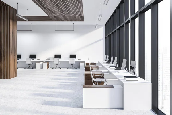 Moderno Interior Oficina Con Paredes Blancas Madera Suelo Baldosas Filas —  Fotos de Stock