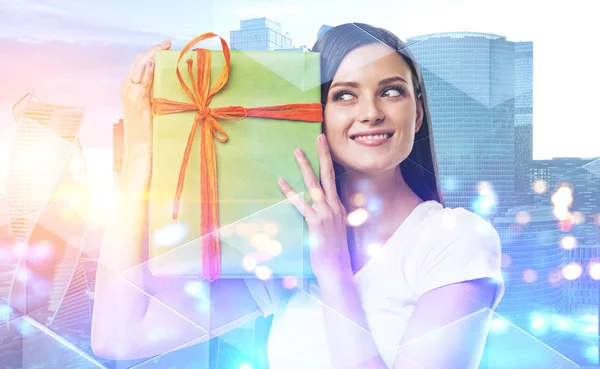 Smiling Young Woman Long Dark Hair Holding Green Gift Box — Stockfoto