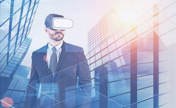 Serious Caucasian Businessman Suite Beard Wearing Virtual Reality Goggles Standing — Stock Photo, Image