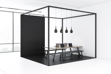 Beyaz duvarlar ve zemin ve banklar ve cam ve siyah küp ayakta bilgisayar ile uzun ahşap masa ile orijinal panoramik ofis iç. 3D render