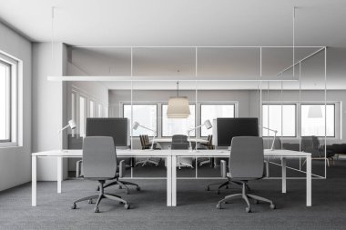Beyaz duvarları, halı kaplı zemin, gri sandalyeler ve toplantı odası arka plan beyaz bilgisayar masaları ile Ofis İşyeri iç. 3D render