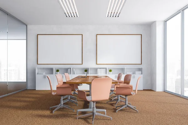 Interior Sala Reuniões Com Paredes Vidro Branco Tapete Marrom Chão — Fotografia de Stock