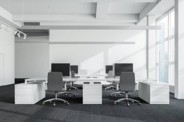 Açık alan office beyaz duvarlar, halı kaplı zemin, büyük pencereler, gri sandalye ve özgün tavan lambaları ile beyaz bilgisayar tabloları satırları ile iç. 3D render