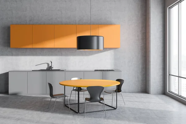 콘크리트 콘크리트 파노라마 오렌지 싱크대 라운드 테이블의 부엌의 인테리어 렌더링 — 스톡 사진